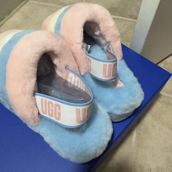 Ugg slippers waffle yeah slide - Picture 2 of 3